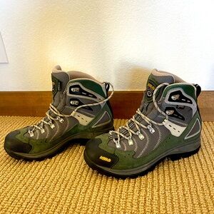 Asolo lady’s hiking boots US 7